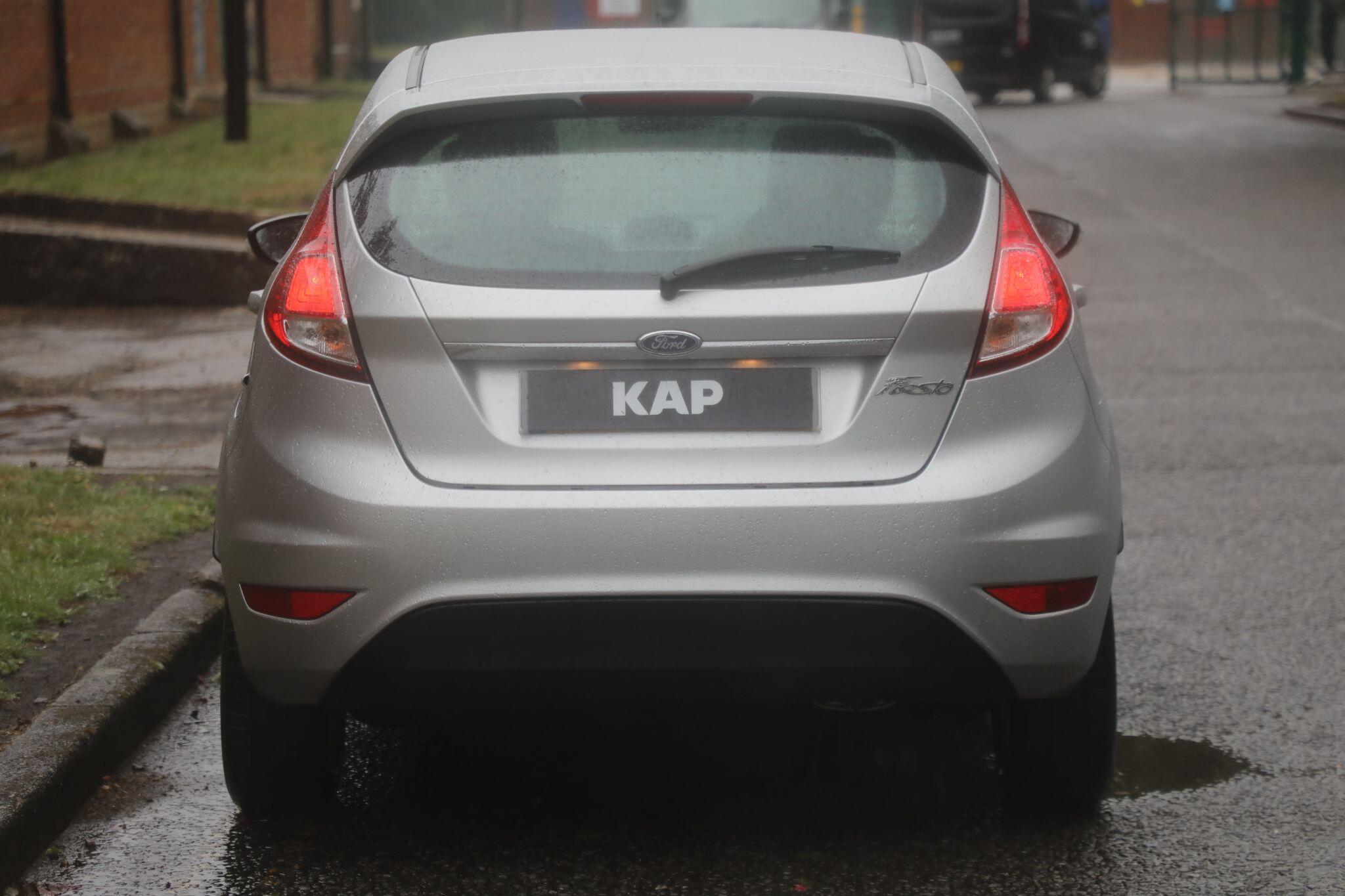 Large vehicle image